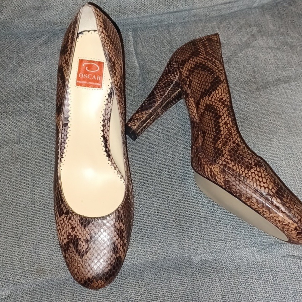 Oscar de la Renta snakeskin heels, sz 8, like new, never worn